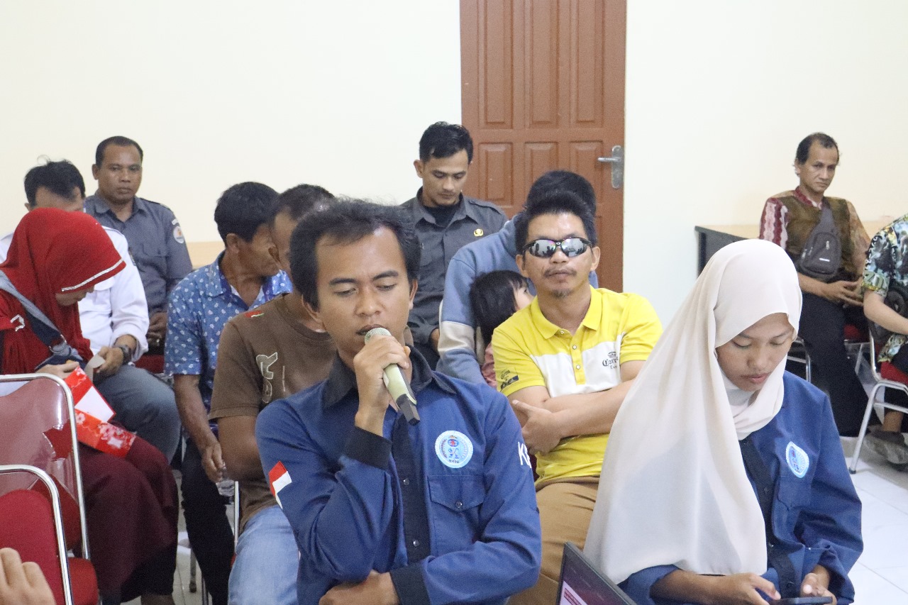 Ketua Forum Peduli Disabilitas Natuna Bapak Ari pada saat menyampaikan saran dan masukan kepada Bawaslu Kabupaten Natuna dan KUP dalam kegiatan Fasilitasi Penguatan Pemahaman Kepemiluan kepada Disabiltias dan kelompok rentan, Senin(11/08/2025)