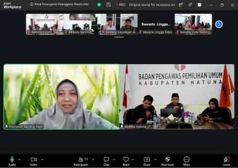 Anggota Bawaslu Kabupaten Natuna Sudarsono pada saat menyampaikan materi dalam kegiatan klinik penanganan pelanggaran yang dilaksanakan oleh Bawaslu Provinsi Kepri pada (07/09/2026)