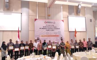 Foto Bersama Kabupaten/Kota yang meraih penghargaan kehumasan se-Provinsi Kepri (25/02/2025)