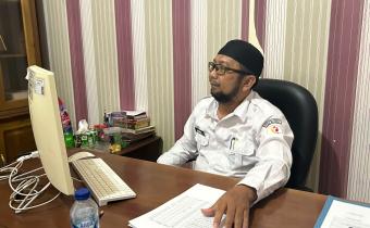 Koordinator Sekretariat Bawaslu Kabupaten Natuna Fisabillillah saat mengikuti kegiatan Monitoring, Evaluasi dan Pelaporan Pelaksanaan Program Tahun Anggaran 2026 di Lingkungan Bawaslu Provinsi dan Bawaslu Kabupaten/Kota se-Provinsi Kepulauan Riau melalui Zoom meeting pada (12/08/2026)