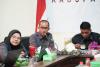 Anggota Bawaslu Kabupaten Natuna Sudarsono pada saat menyampaikan materi dalam kegiatan Peningkatan Kapasitas untuk Mewujudkan Pemilu Bermartabat melalui Penyelesaian Sengketa Proses (26/08/2026)
