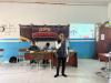 Anggota Bawaslu Kabupaten Natuna Sudarsono pada saat menyampaikan materi tolak politik uang dalam kegiatan pendidikan pemilih yang dilaksanakan oleh KPU Kabupaten Natuna di SMAN 1 Bunguran Timur Laut (17/09/2026)