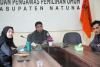Ketua Bawaslu Kabupaten Natuna beserta staf pada saat mengikuti kegiatan Rakor Sosialisasi Keputusan Ketua Bawaslu RI tentang Pedoman Penyusunan Renstra (26/10/2026)